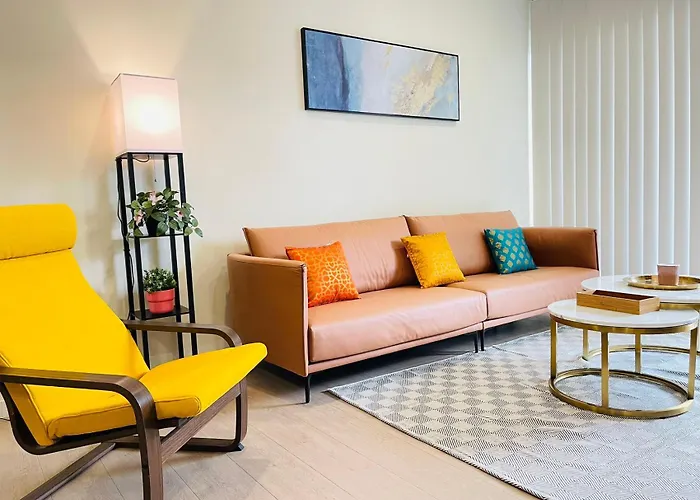 2Br Apt Near Airpot Bay City With Parking